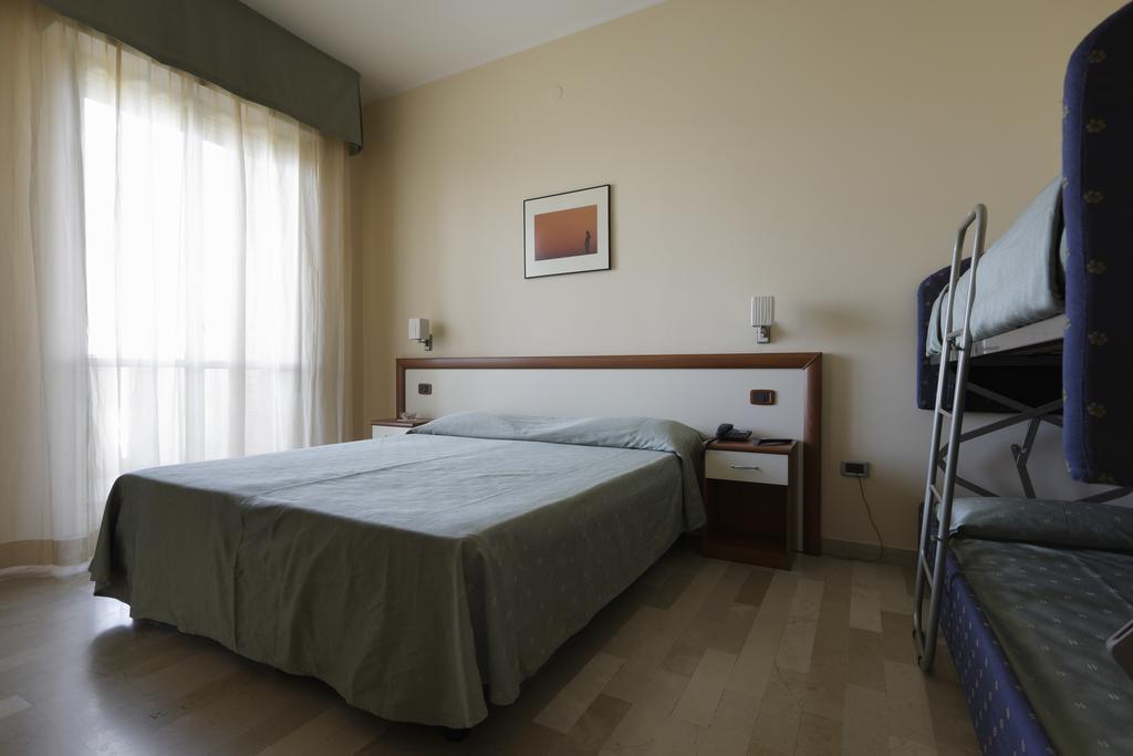 Hotel Continental Fano Camera foto