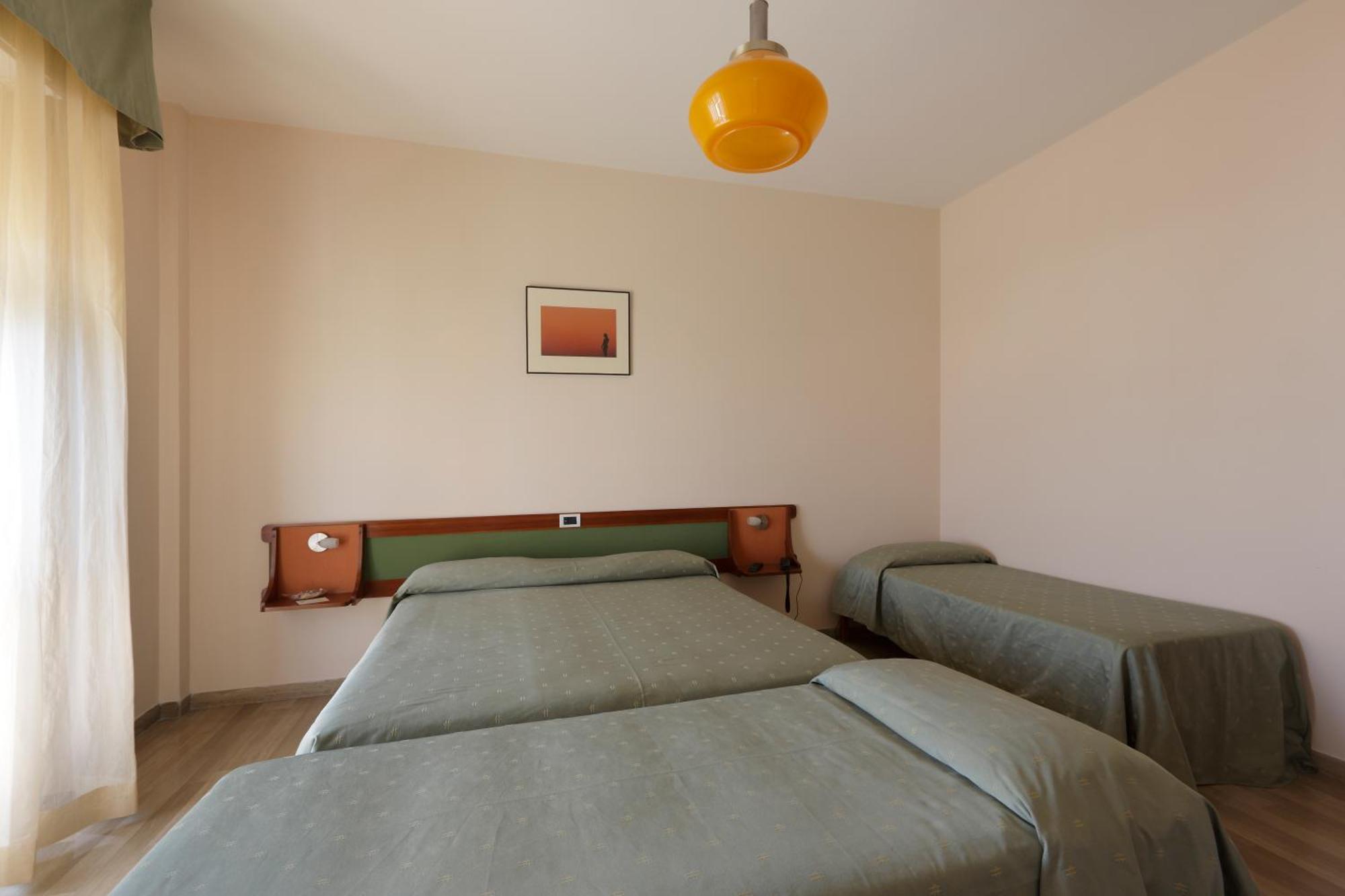 Hotel Continental Fano Esterno foto