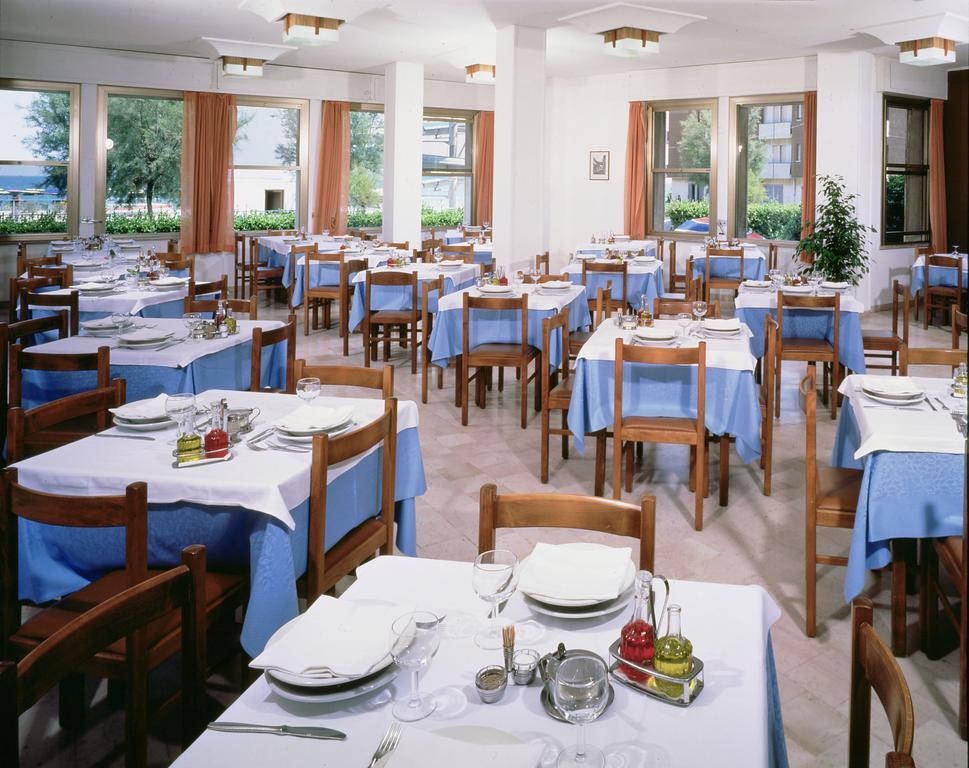 Hotel Continental Fano Esterno foto