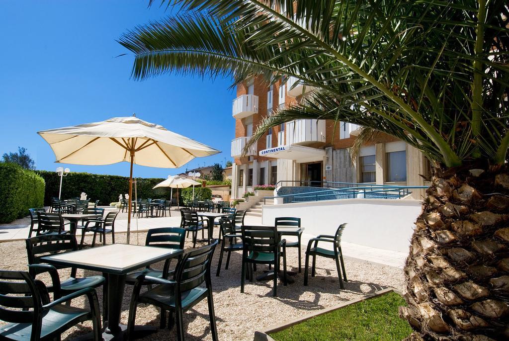 Hotel Continental Fano Esterno foto